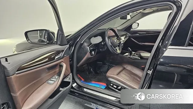 BMW 5 Series (G30) id 3432282 из Кореи 20