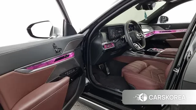 BMW 7 Series (G70) id 3042509 из Кореи 20