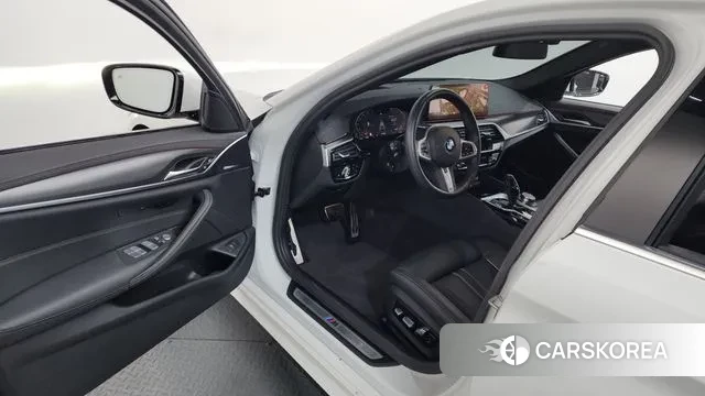 BMW 5 Series (G30) id 3664802 из Кореи 20