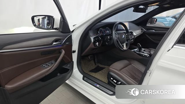 BMW 5 Series (G30) id 4471711 из Кореи 33