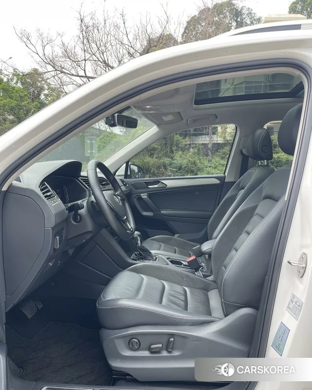Volkswagen Tiguan L PHEV id 4353773 из Китая 34