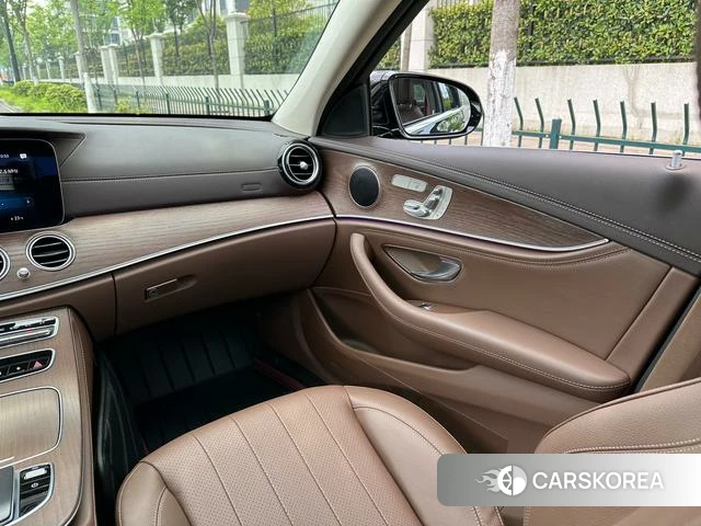 Mercedes-Benz E-class id 4314061 из Китая 24