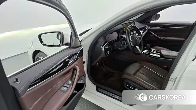 BMW 5 Series (G30) id 3333696 из Кореи 20