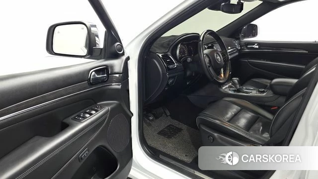 Jeep Grand Cherokee id 4717531 из Кореи 35