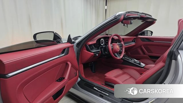 Porsche 911(992) id 4700860 из Кореи 32