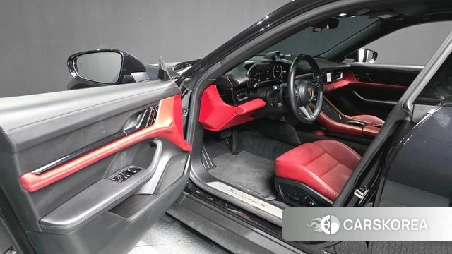 Porsche Taycan id 4573409 из Кореи 34