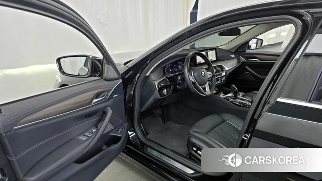 BMW 5 Series (G30) id 3842522 из Кореи 20