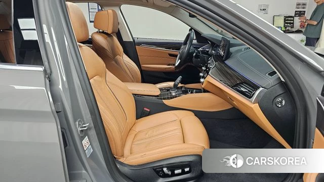 BMW 5 Series (G30) id 4707926 из Кореи 31
