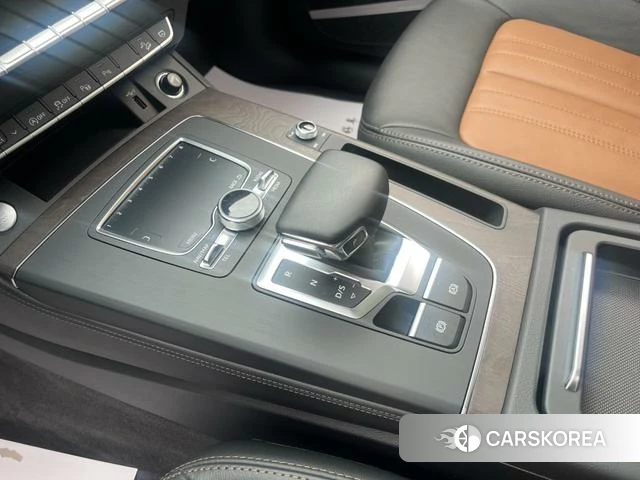 Audi Q5L id 4278464 из Китая 10
