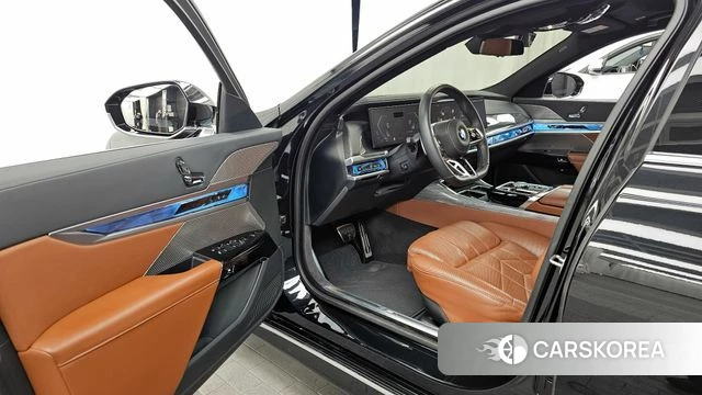 BMW 7 Series (G70) id 3896910 из Кореи 20