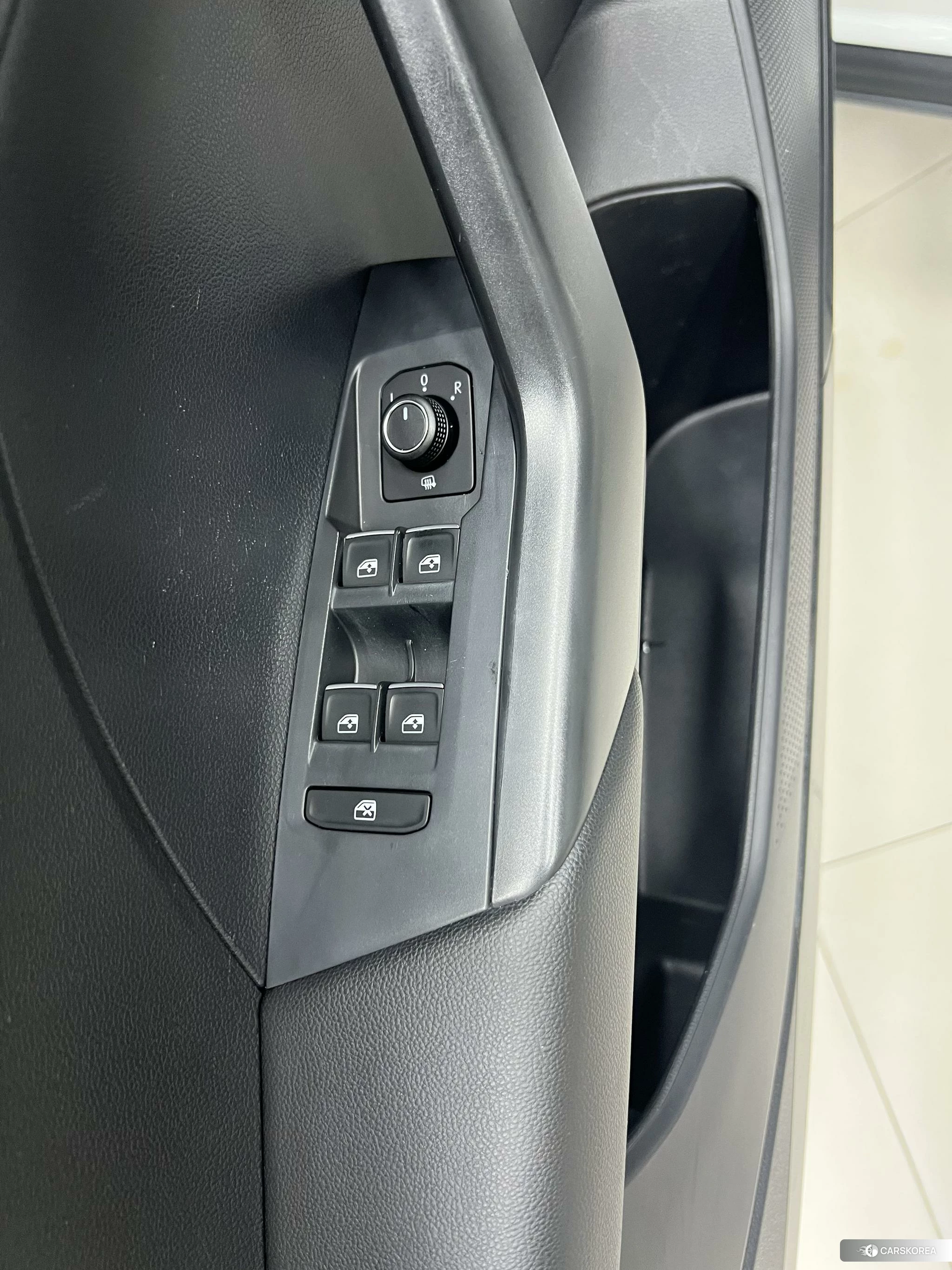 Volkswagen Exploring the shadow id 4493058 из Китая 23