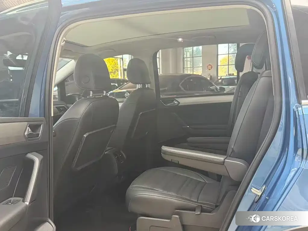 Volkswagen Touran L id 4685902 из Китая 26