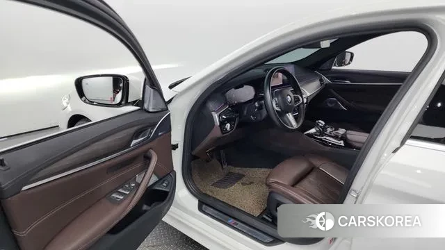 BMW 5 Series (G30) id 3023604 из Кореи 20