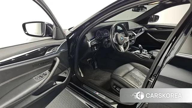 BMW 5 Series (G30) id 3418176 из Кореи 20