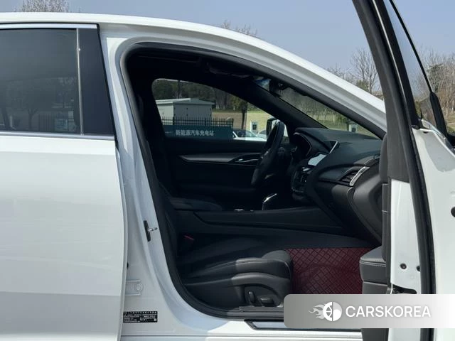 Cadillac CT5 id 4209318 из Китая 18