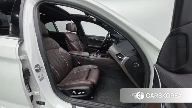 BMW 5 Series (G30) id 3514588 из Кореи 20