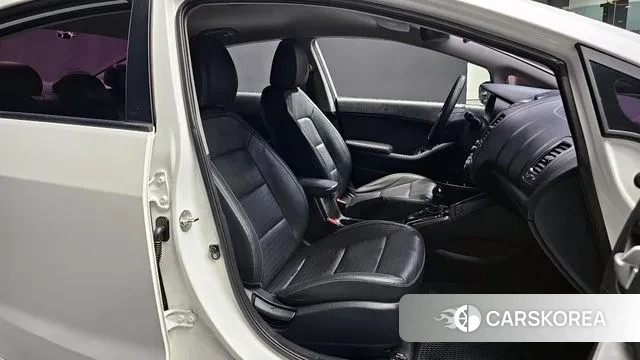 Kia The New K3 id 3588576 из Кореи 20