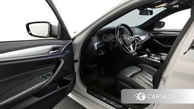 BMW 5 Series (G30) id 3494860 из Кореи 20