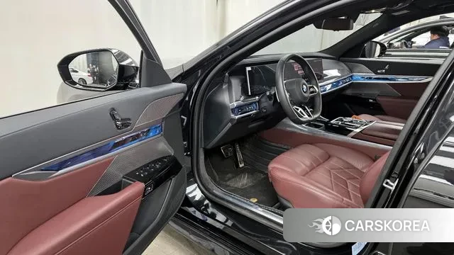 BMW 7 Series (G70) id 3599606 из Кореи 20