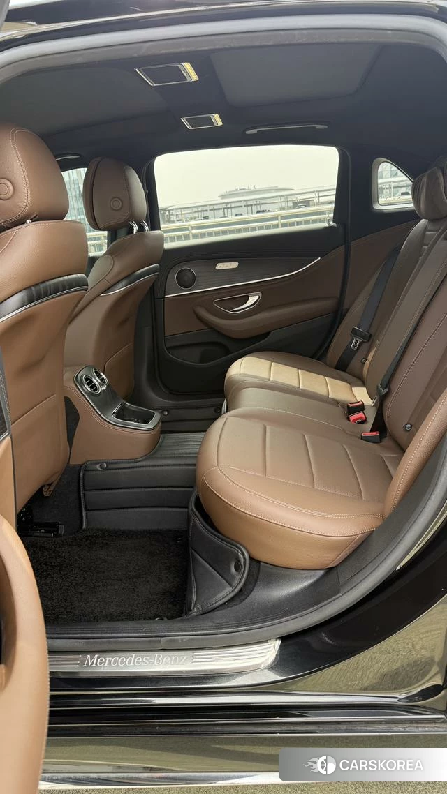 Mercedes-Benz E-class id 4240470 из Китая 24