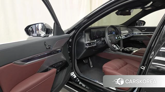 BMW 7 Series (G70) id 4681328 из Кореи 32