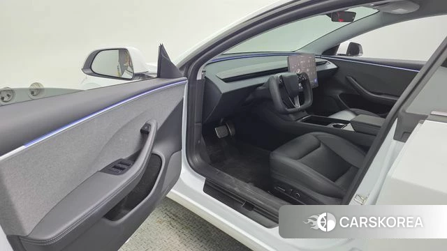 Tesla Model 3 id 4549043 из Кореи 31
