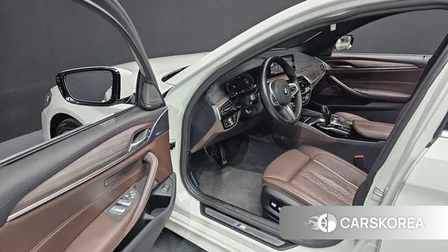 BMW 5 Series (G30) id 3291465 из Кореи 20