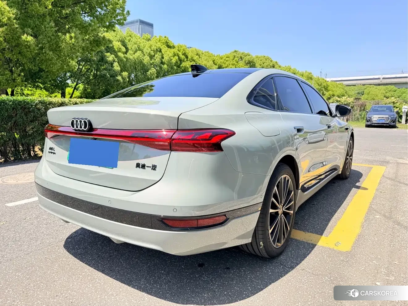 Audi A6L e-tron id 4514213 из Китая 14