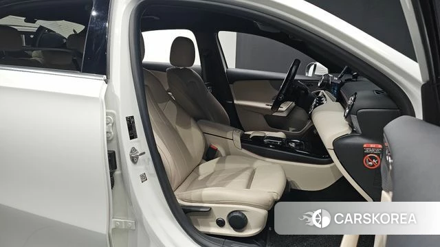 Mercedes-Benz A-Class W177 id 3852166 из Кореи 20