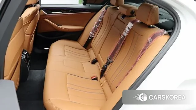 BMW 5 Series (G30) id 3422162 из Кореи 19