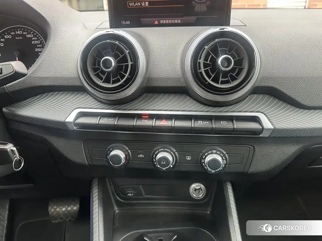 Audi Q2L id 4599723 из Китая 21