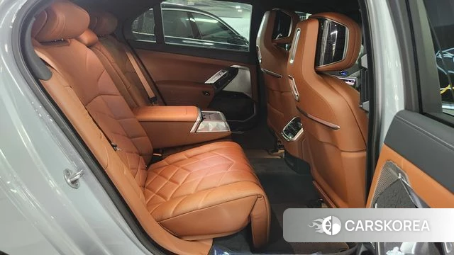 BMW 7 Series (G70) id 3876502 из Кореи 20