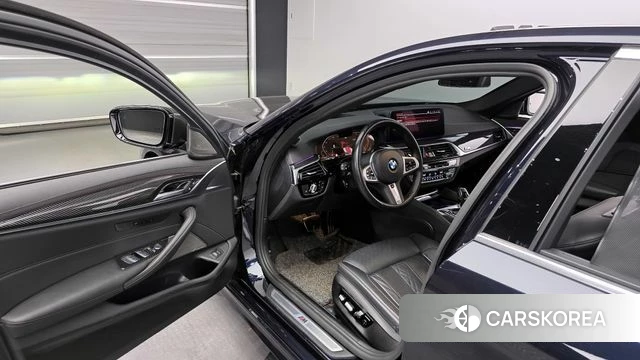 BMW 5 Series (G30) id 3832762 из Кореи 20