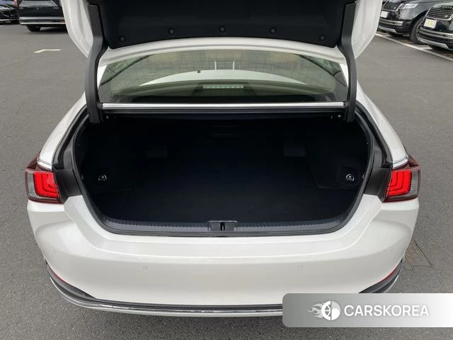 Lexus ES id 4261448 из Китая 21