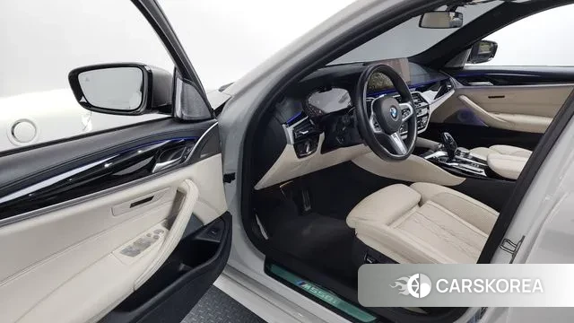 BMW 5 Series (G30) id 3758690 из Кореи 20