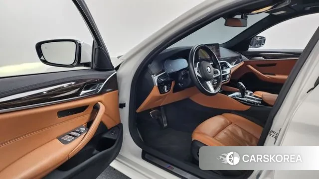 BMW 5 Series (G30) id 3685780 из Кореи 20