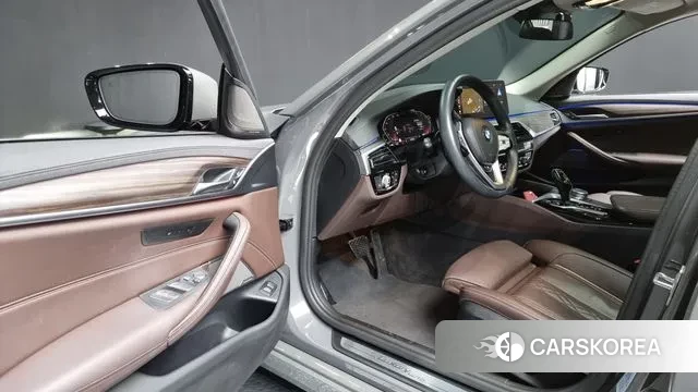 BMW 5 Series (G30) id 3416556 из Кореи 20