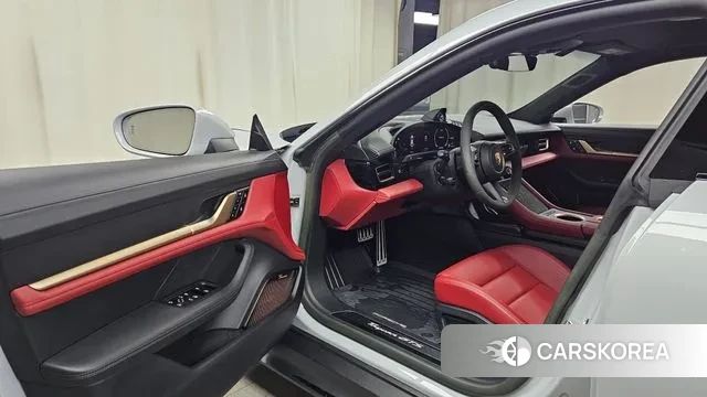 Porsche Taycan id 3624837 из Кореи 20