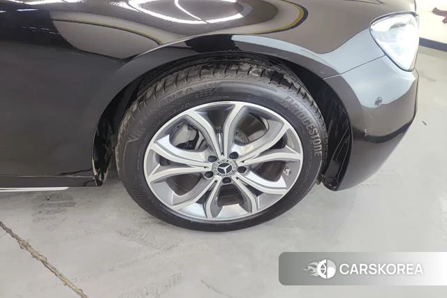 Mercedes-Benz E-class id 3784010 из Китая 17