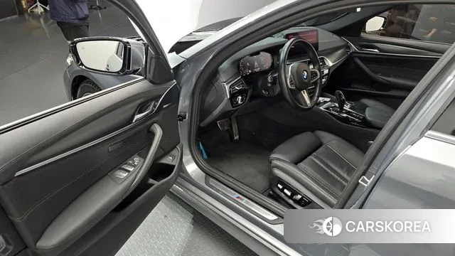 BMW 5 Series (G30) id 3366146 из Кореи 20