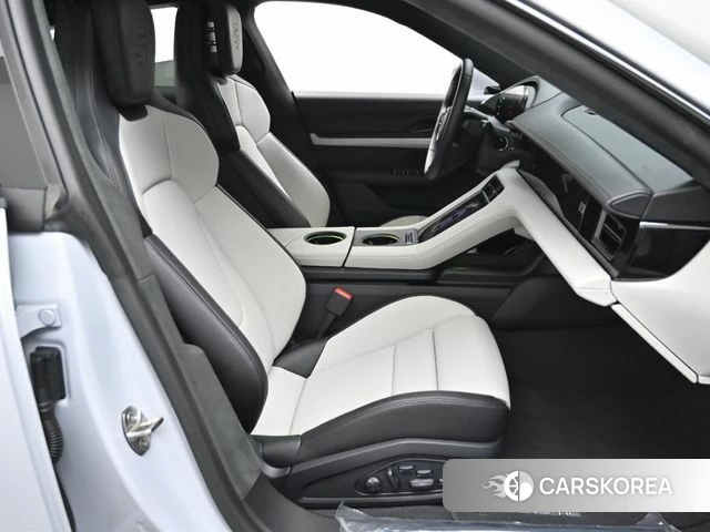 Porsche Taycan id 3786033 из Кореи 20