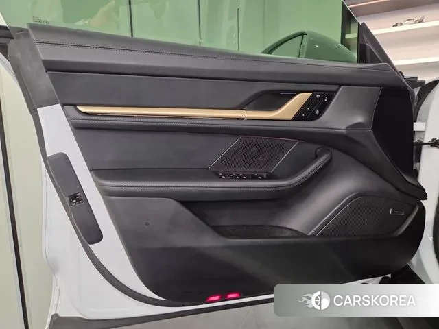 Porsche Taycan id 3711375 из Кореи 12