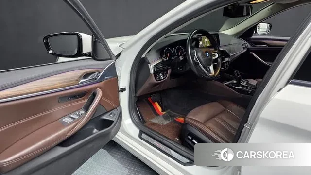 BMW 5 Series (G30) id 3778819 из Кореи 20