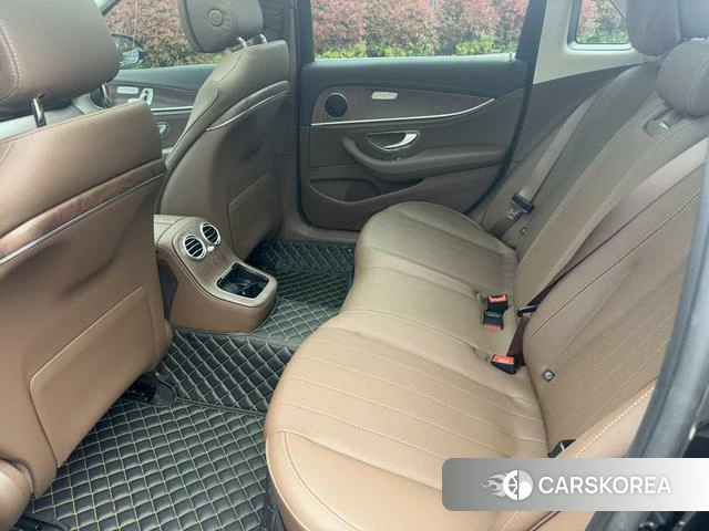Mercedes-Benz E-class id 4264953 из Китая 24