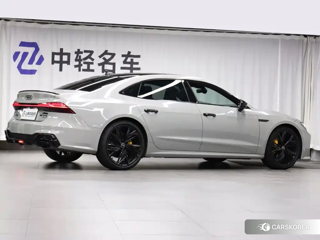 Audi A7L id 4622693 из Китая 30