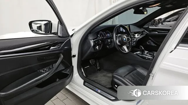 BMW 5 Series (G30) id 3520316 из Кореи 20