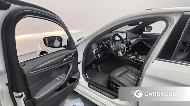 BMW 5 Series (G30) id 2993469 из Кореи 20