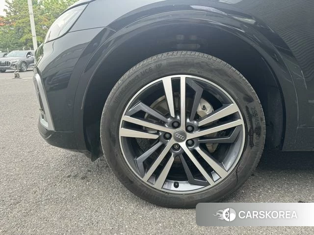 Audi Q5L Sportback id 4320698 из Китая 18