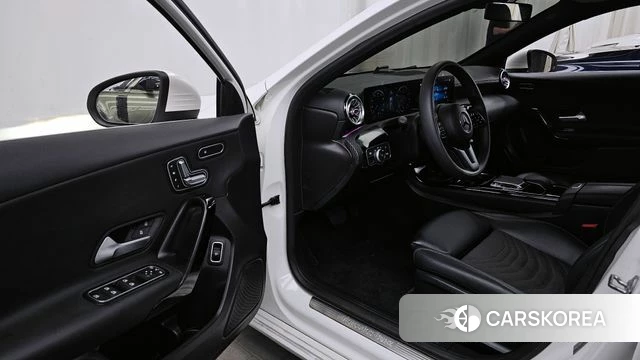 Mercedes-Benz A-Class W177 id 4324607 из Кореи 31