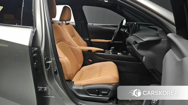 Lexus UX300h id 3876619 из Кореи 20